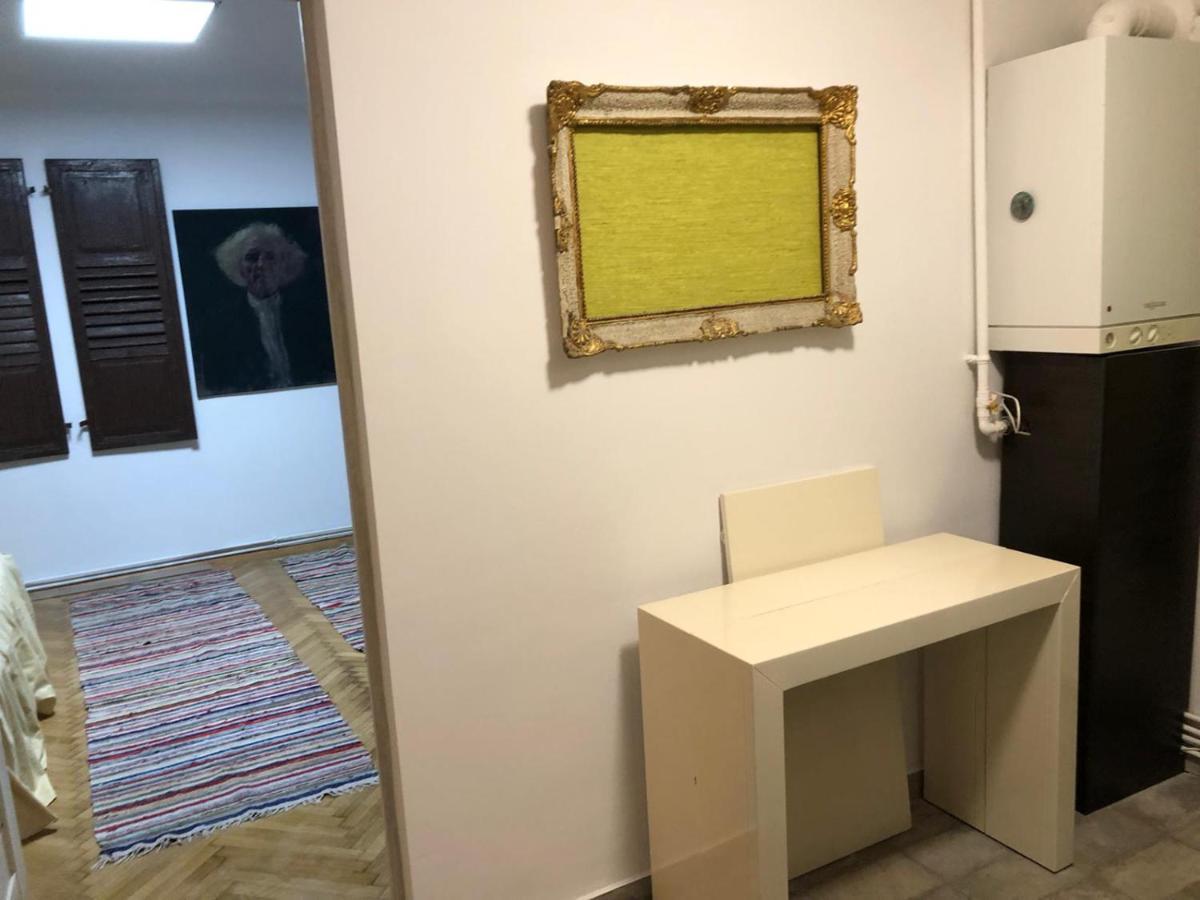 Garsoniera Centru Brasov Leilighet Eksteriør bilde