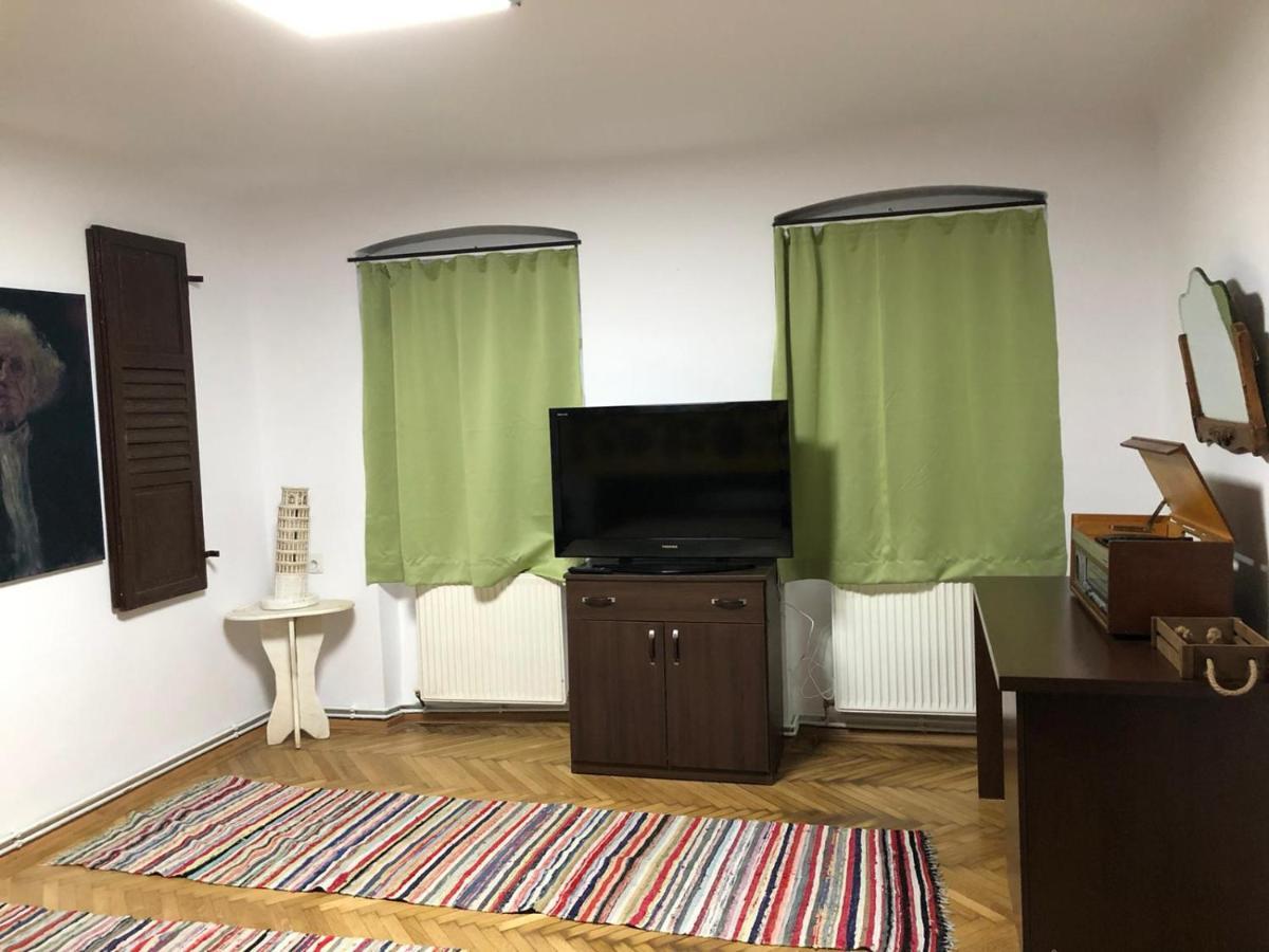Garsoniera Centru Brasov Leilighet Eksteriør bilde